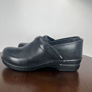 Dansko Clog Shoes 41 / 10.5 Black Leather Comfort‎ Professional 3906000202